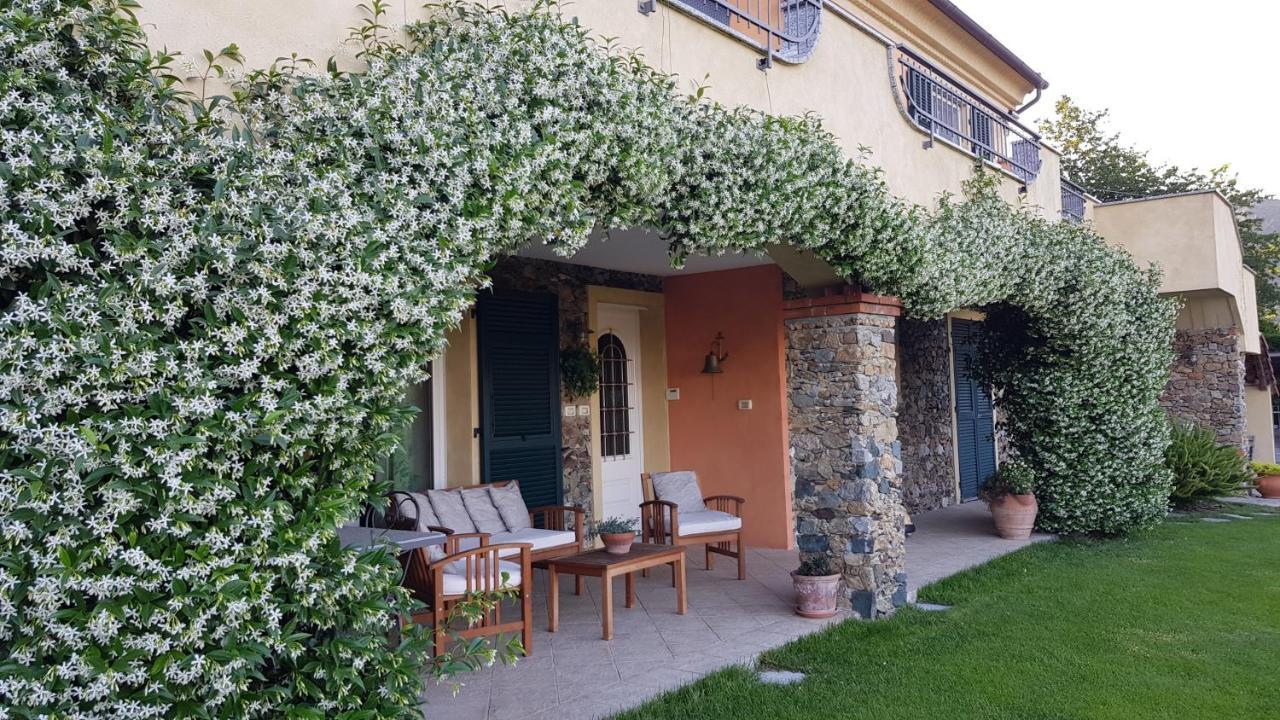 Villa Claudia Quiliano ภายนอก รูปภาพ