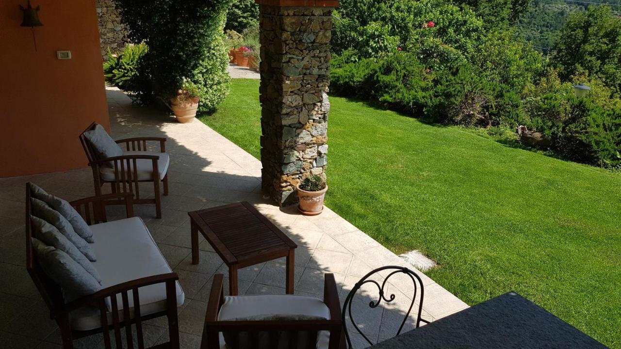 Villa Claudia Quiliano ภายนอก รูปภาพ
