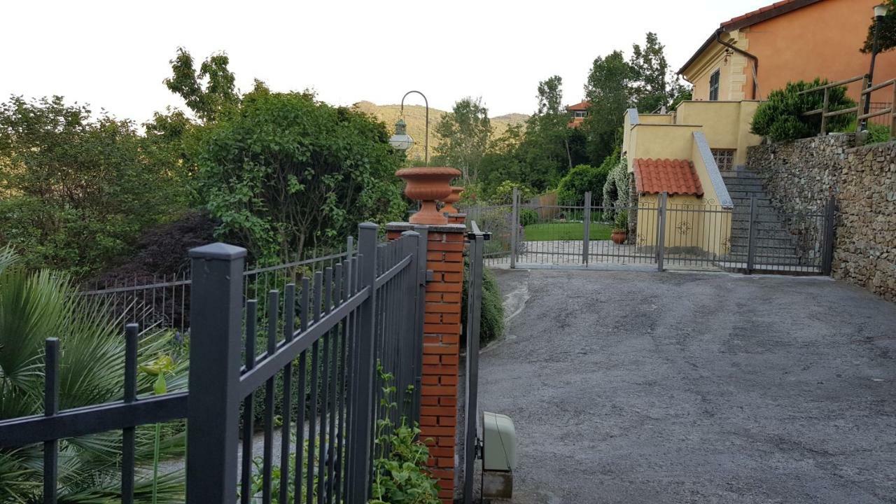 Villa Claudia Quiliano ภายนอก รูปภาพ