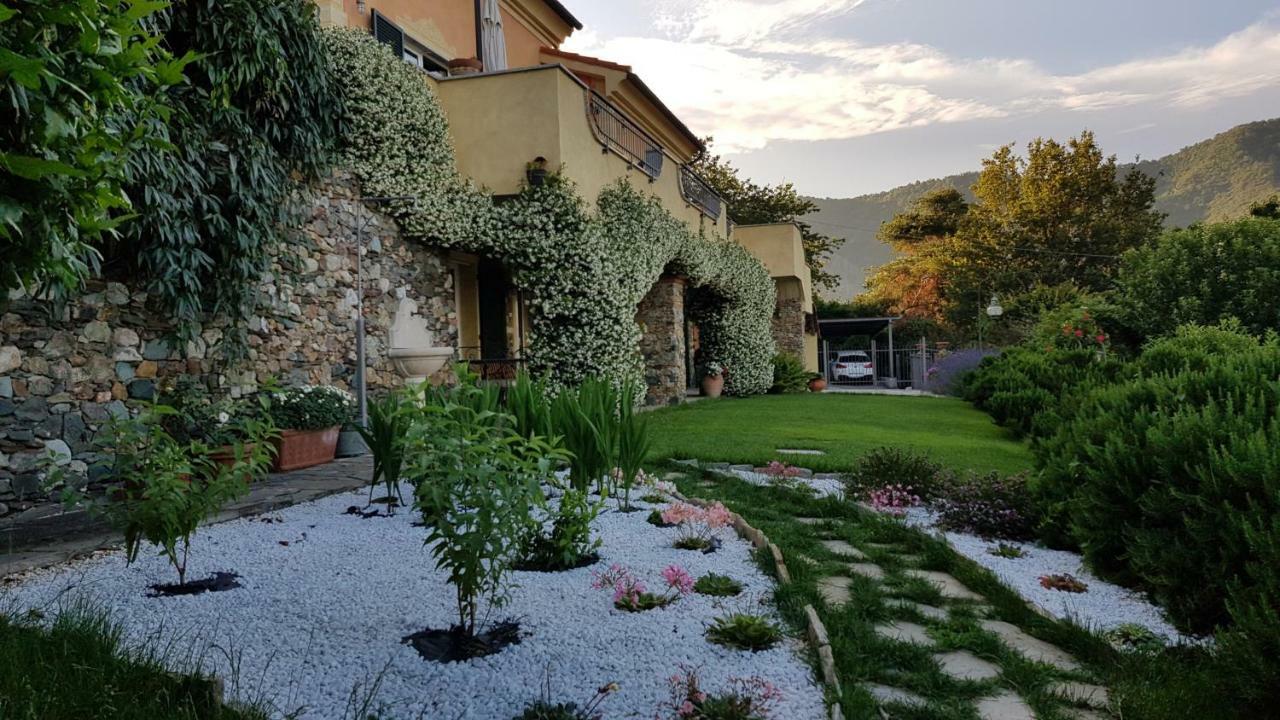 Villa Claudia Quiliano ภายนอก รูปภาพ